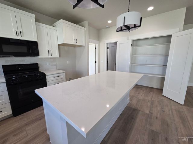 976 Canal Street, Twin Falls, ID 83301