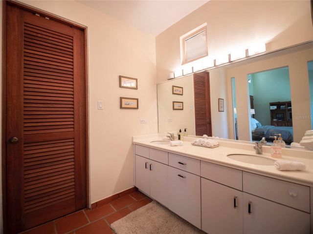 86 86, Vega Alta, PR 00692