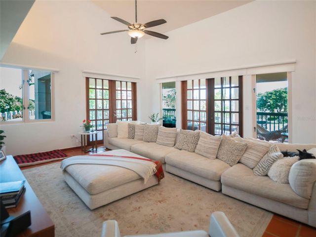 86 86, Vega Alta, PR 00692