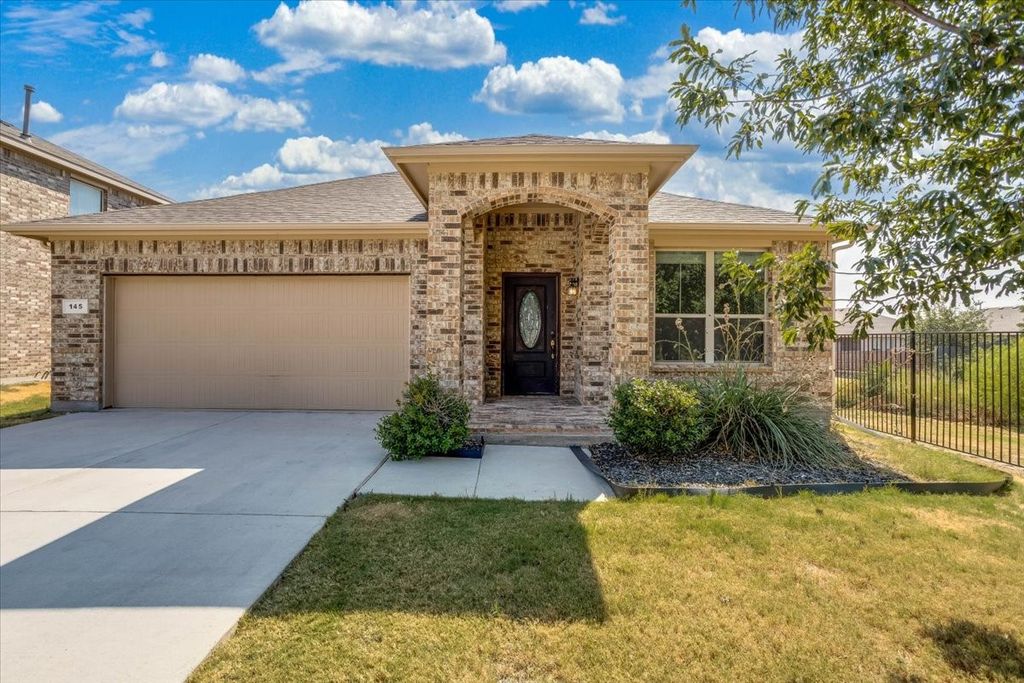 145 Hidden Creek Court, Saginaw, TX 76131 — exterior
