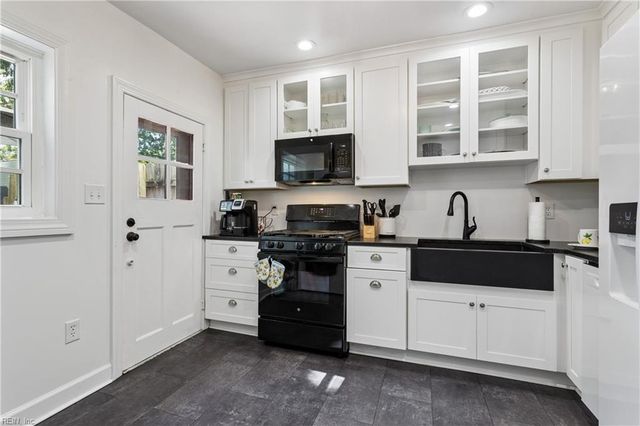 48 Hopkins ST, Newport News, VA 23601