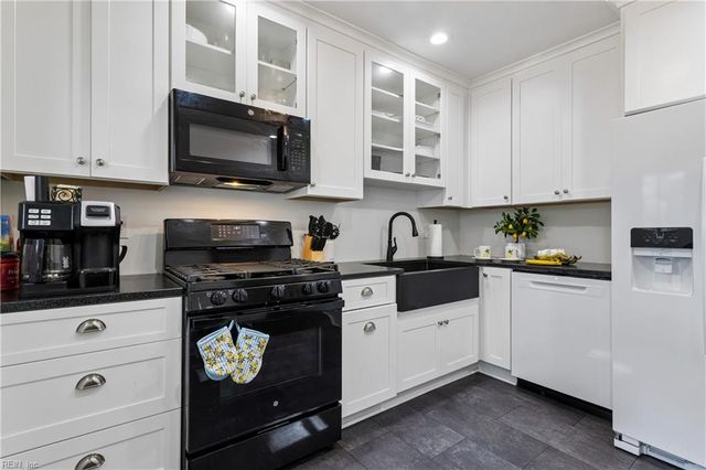 48 Hopkins ST, Newport News, VA 23601