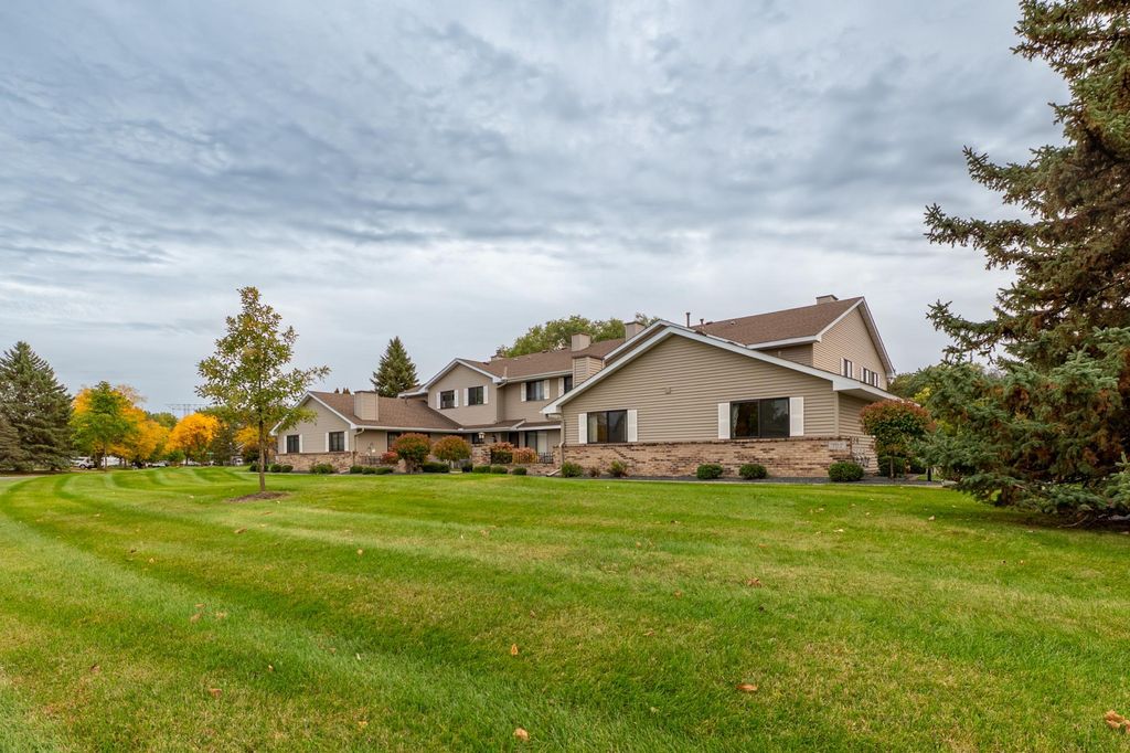 7489 Vinewood Lane N, Maple Grove, MN 55311 — photo 2