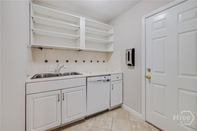 3 Jackson Court, Savannah, GA 31405