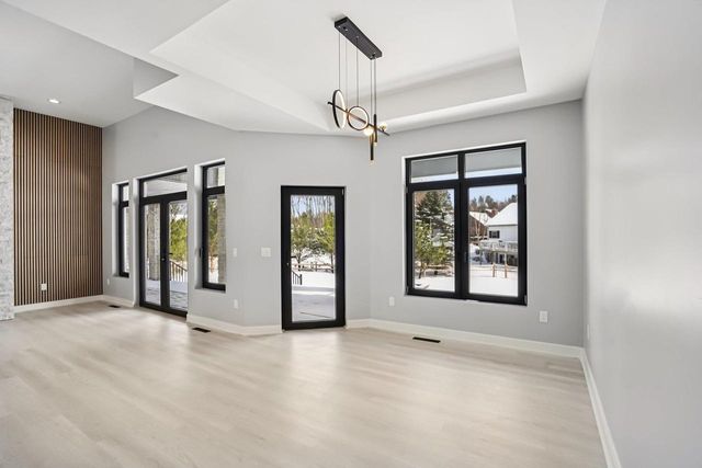 320 Oakbrook Drive, Wisconsin Dells, WI 53965