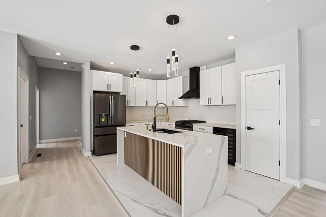 320 Oakbrook Drive, Wisconsin Dells, WI 53965