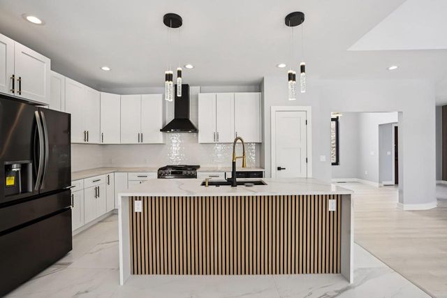 320 Oakbrook Drive, Wisconsin Dells, WI 53965