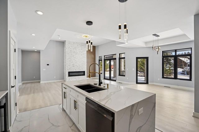 320 Oakbrook Drive, Wisconsin Dells, WI 53965