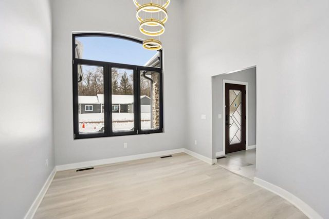 320 Oakbrook Drive, Wisconsin Dells, WI 53965