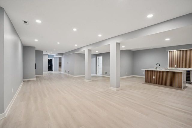 320 Oakbrook Drive, Wisconsin Dells, WI 53965