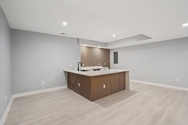 320 Oakbrook Drive, Wisconsin Dells, WI 53965