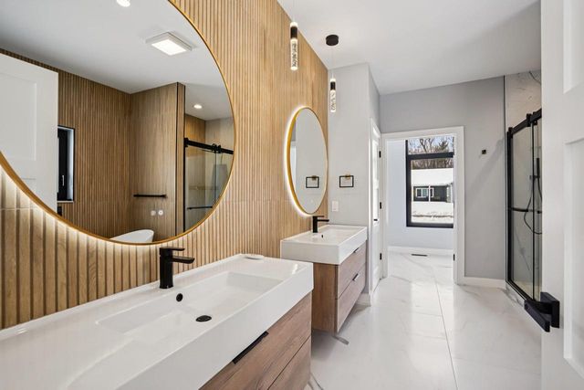 320 Oakbrook Drive, Wisconsin Dells, WI 53965