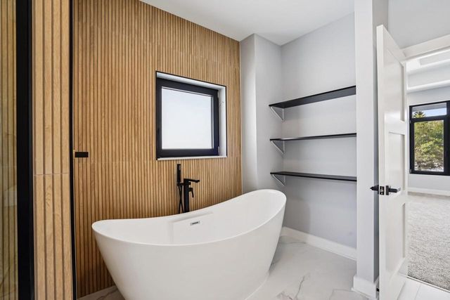 320 Oakbrook Drive, Wisconsin Dells, WI 53965