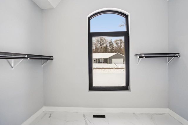 320 Oakbrook Drive, Wisconsin Dells, WI 53965