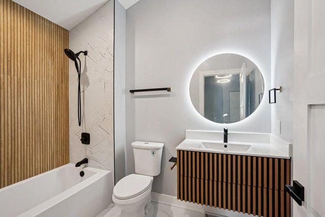 320 Oakbrook Drive, Wisconsin Dells, WI 53965