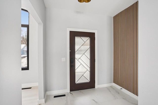 320 Oakbrook Drive, Wisconsin Dells, WI 53965