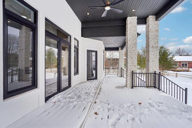 320 Oakbrook Drive, Wisconsin Dells, WI 53965