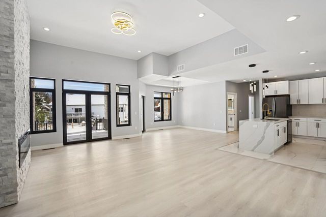 320 Oakbrook Drive, Wisconsin Dells, WI 53965