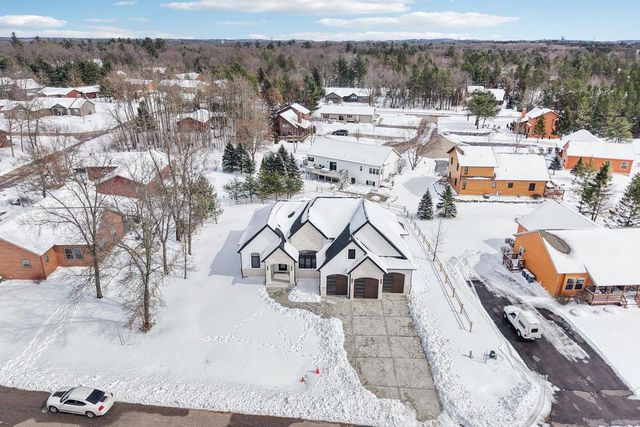 320 Oakbrook Drive, Wisconsin Dells, WI 53965