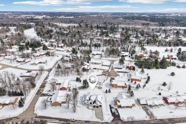 320 Oakbrook Drive, Wisconsin Dells, WI 53965