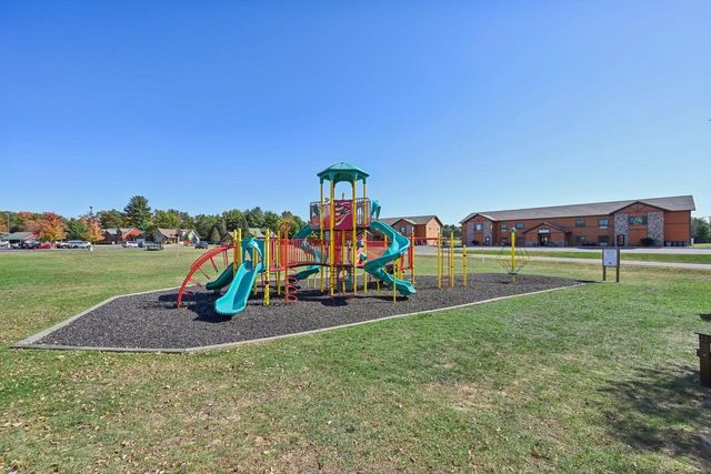 320 Oakbrook Drive, Wisconsin Dells, WI 53965