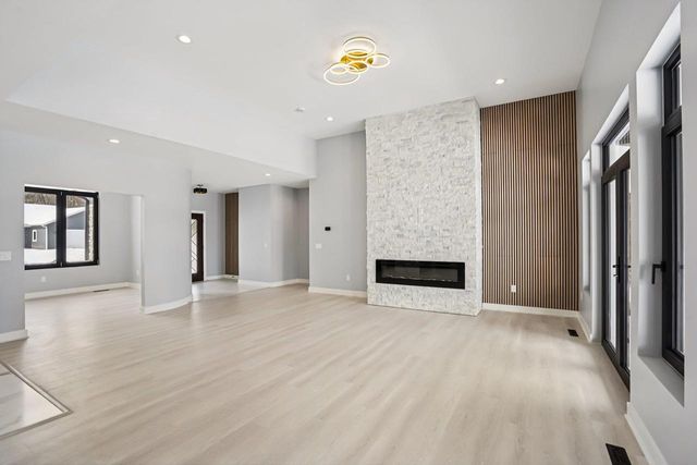 320 Oakbrook Drive, Wisconsin Dells, WI 53965