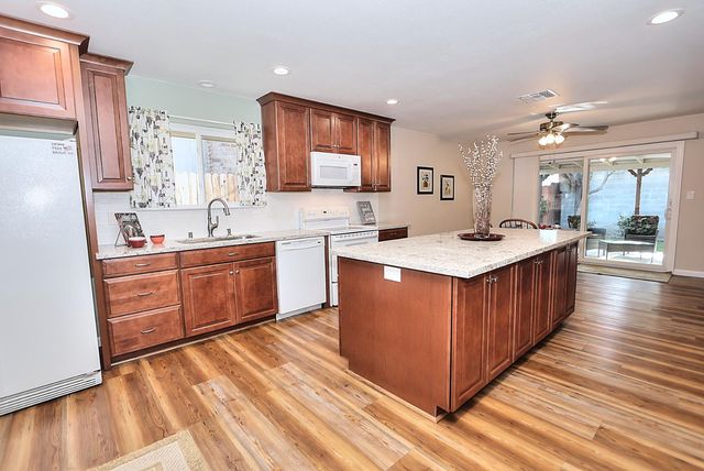 6716 Ellsworth Cir, Fair Oaks, CA 95628