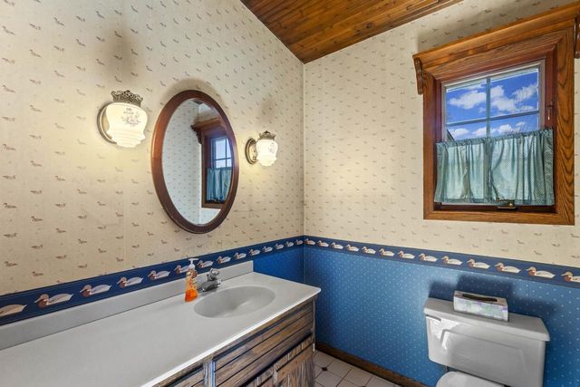 1131 Lily ROAD, Oconomowoc, WI 53066