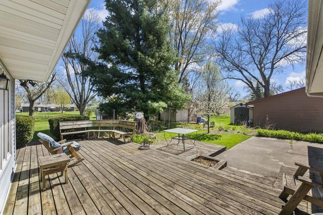1131 Lily ROAD, Oconomowoc, WI 53066