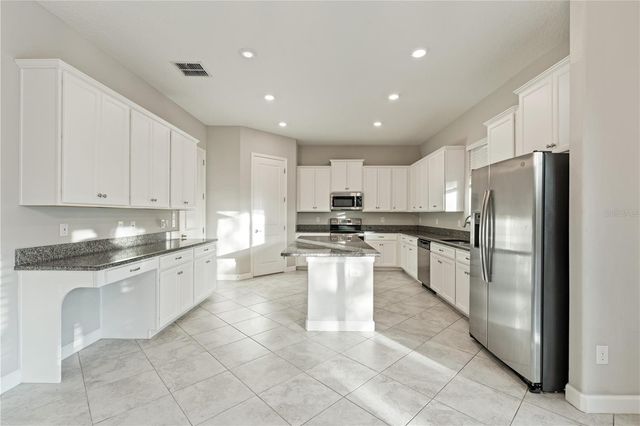 3123 HILLIARD DR, Wesley Chapel, FL 33543