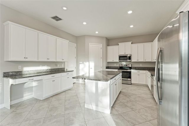 3123 HILLIARD DR, Wesley Chapel, FL 33543