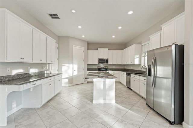 3123 HILLIARD DR, Wesley Chapel, FL 33543