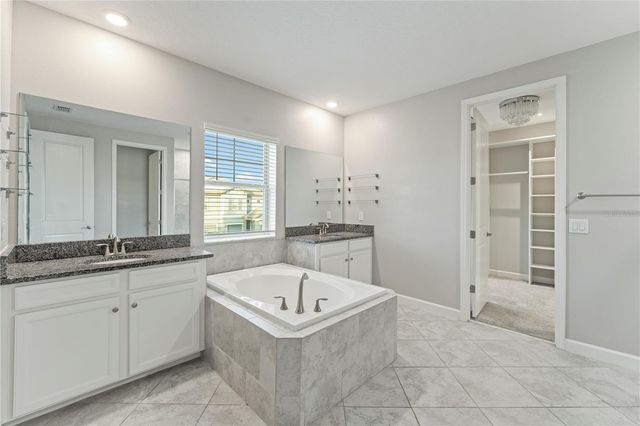 3123 HILLIARD DR, Wesley Chapel, FL 33543