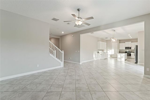 3123 HILLIARD DR, Wesley Chapel, FL 33543