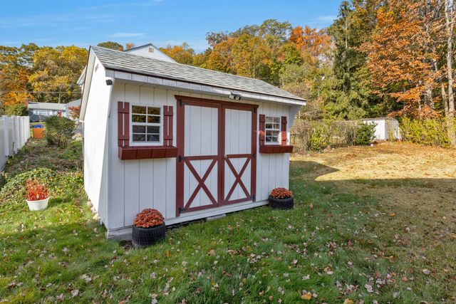 7 Lycett Court, Norwalk, CT 06851