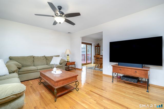 7 Lycett Court, Norwalk, CT 06851