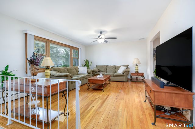 7 Lycett Court, Norwalk, CT 06851