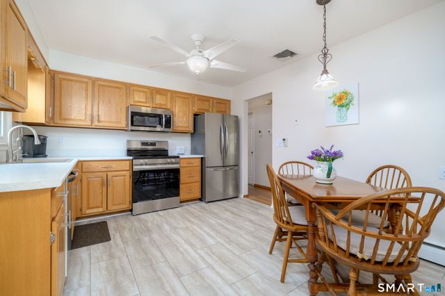 7 Lycett Court, Norwalk, CT 06851