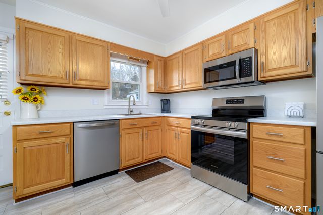 7 Lycett Court, Norwalk, CT 06851