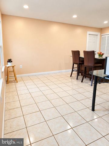 14411 SUMMERTON LN, Woodbridge, VA 22193
