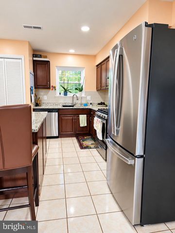 14411 SUMMERTON LN, Woodbridge, VA 22193
