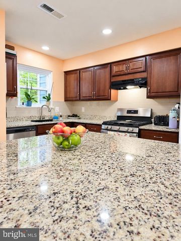 14411 SUMMERTON LN, Woodbridge, VA 22193