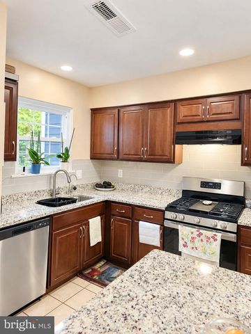 14411 SUMMERTON LN, Woodbridge, VA 22193
