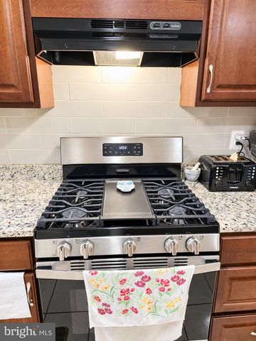 14411 SUMMERTON LN, Woodbridge, VA 22193