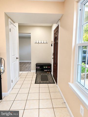 14411 SUMMERTON LN, Woodbridge, VA 22193