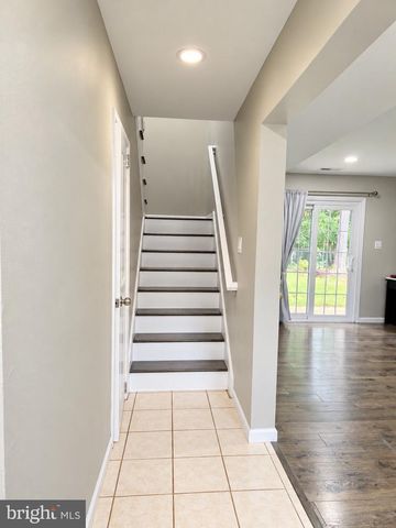 14411 SUMMERTON LN, Woodbridge, VA 22193