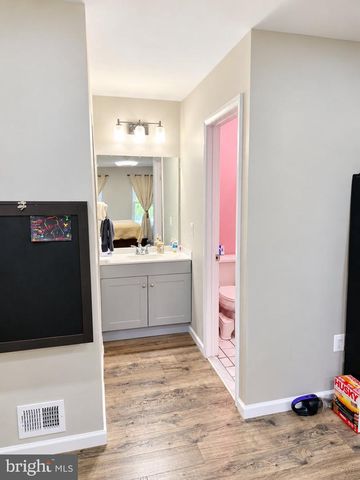 14411 SUMMERTON LN, Woodbridge, VA 22193