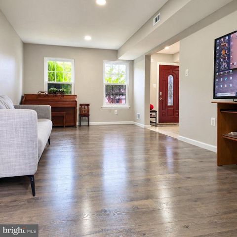 14411 SUMMERTON LN, Woodbridge, VA 22193