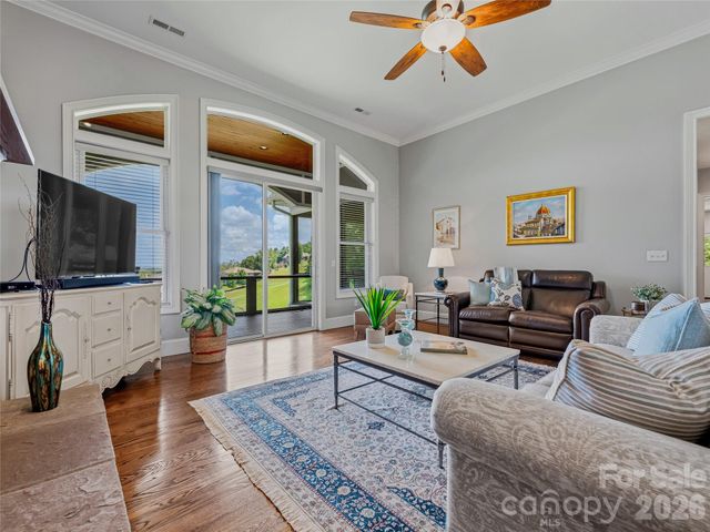 143 Gracie Lane, Mills River, NC 28759