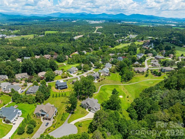 143 Gracie Lane, Mills River, NC 28759
